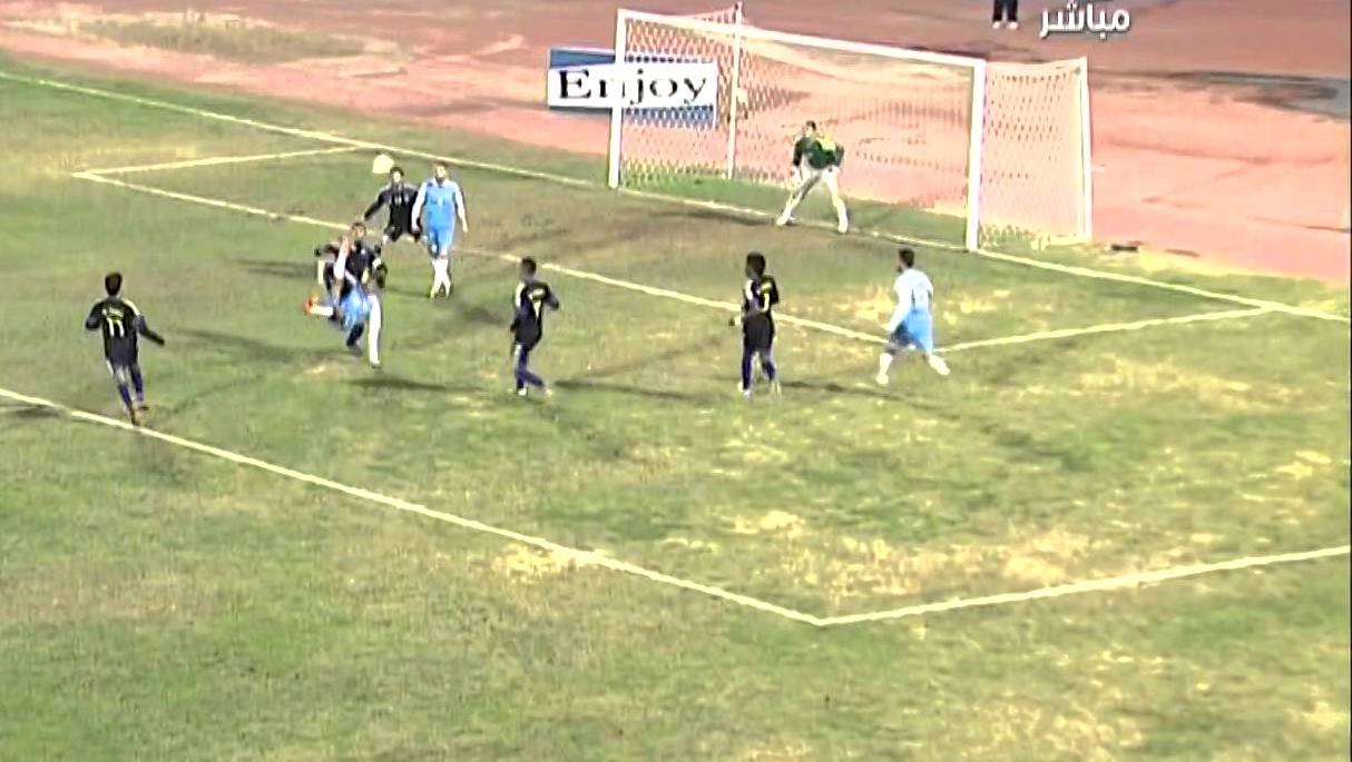 Futbal_Ismail Abdul_Latif_nožnice